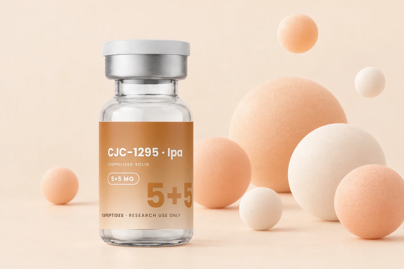Vial de mezcla CJC-1295 / Ipamorelin 5 + 5 mg entre esferas suaves de color albaricoque